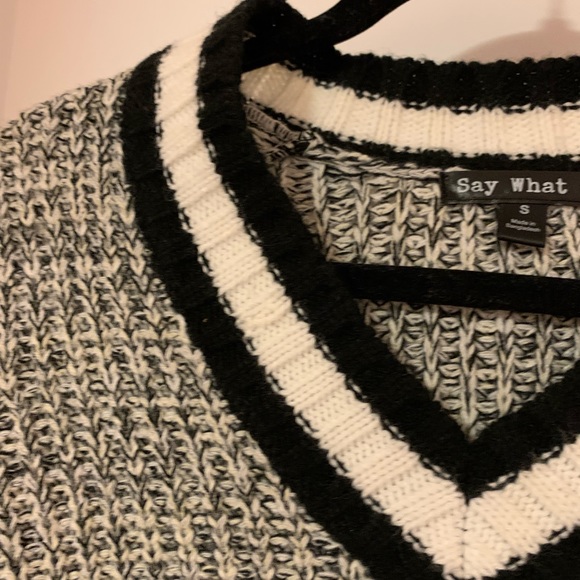 Black V-Neck Knit Sweater - Picture 2 of 11